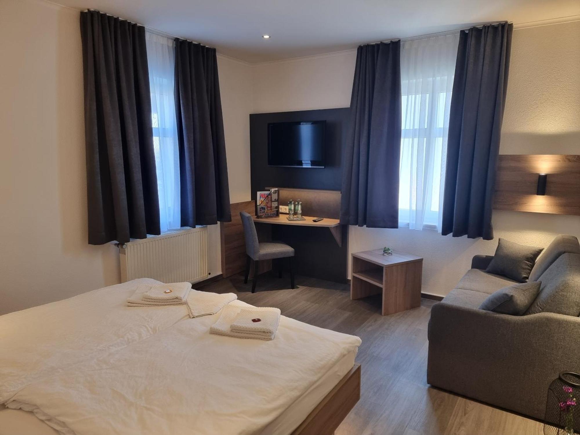 Zum Weserdampfschiff Bad Karlshafen Oda fotoğraf